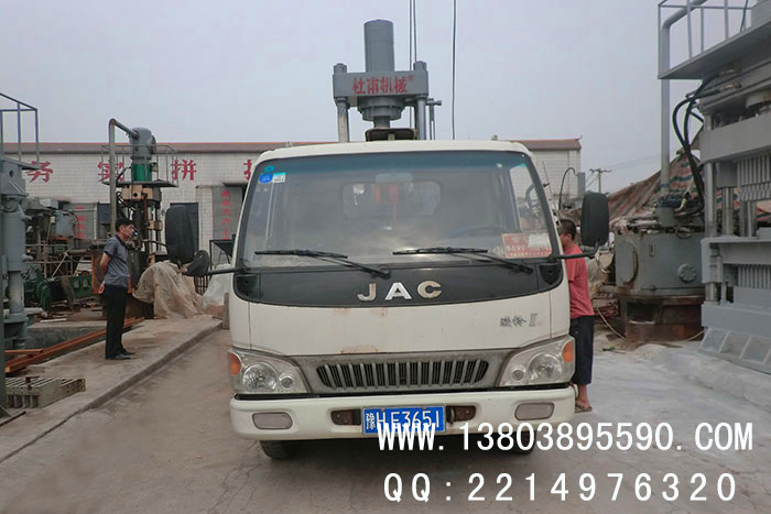 高嶺土壓塊機發(fā)貨現場