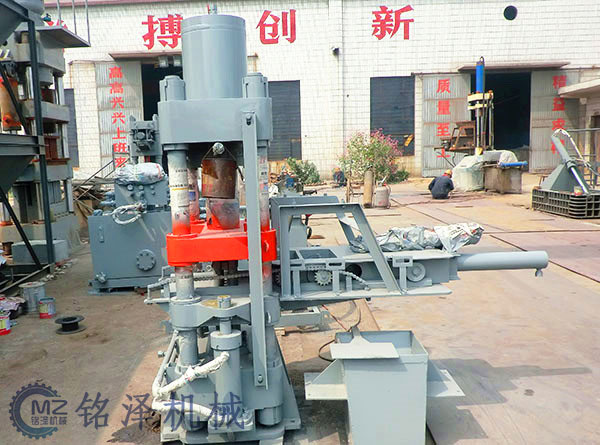 四柱液壓機(jī) 四柱液壓機(jī)